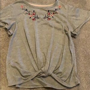 short sleeve grey and floral top